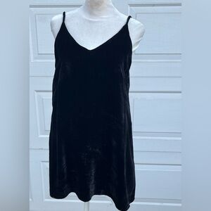 Women 's reformation velvet tank black XS
